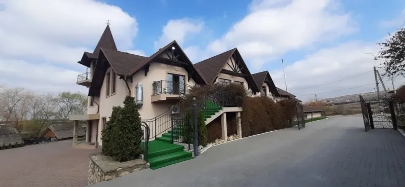 Casa Porumbeilor — ресторан, Орхей (фото 3)