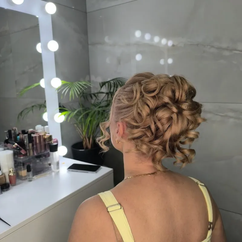 Elena Hair & Makeup — макияж и причёски, Дурлешты (фото 4)