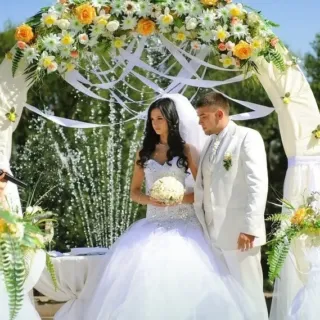 Exclusive Photo & Video