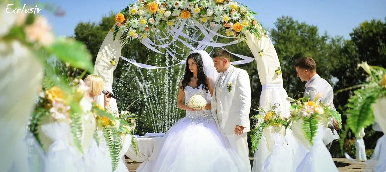 Exclusive Photo & Video