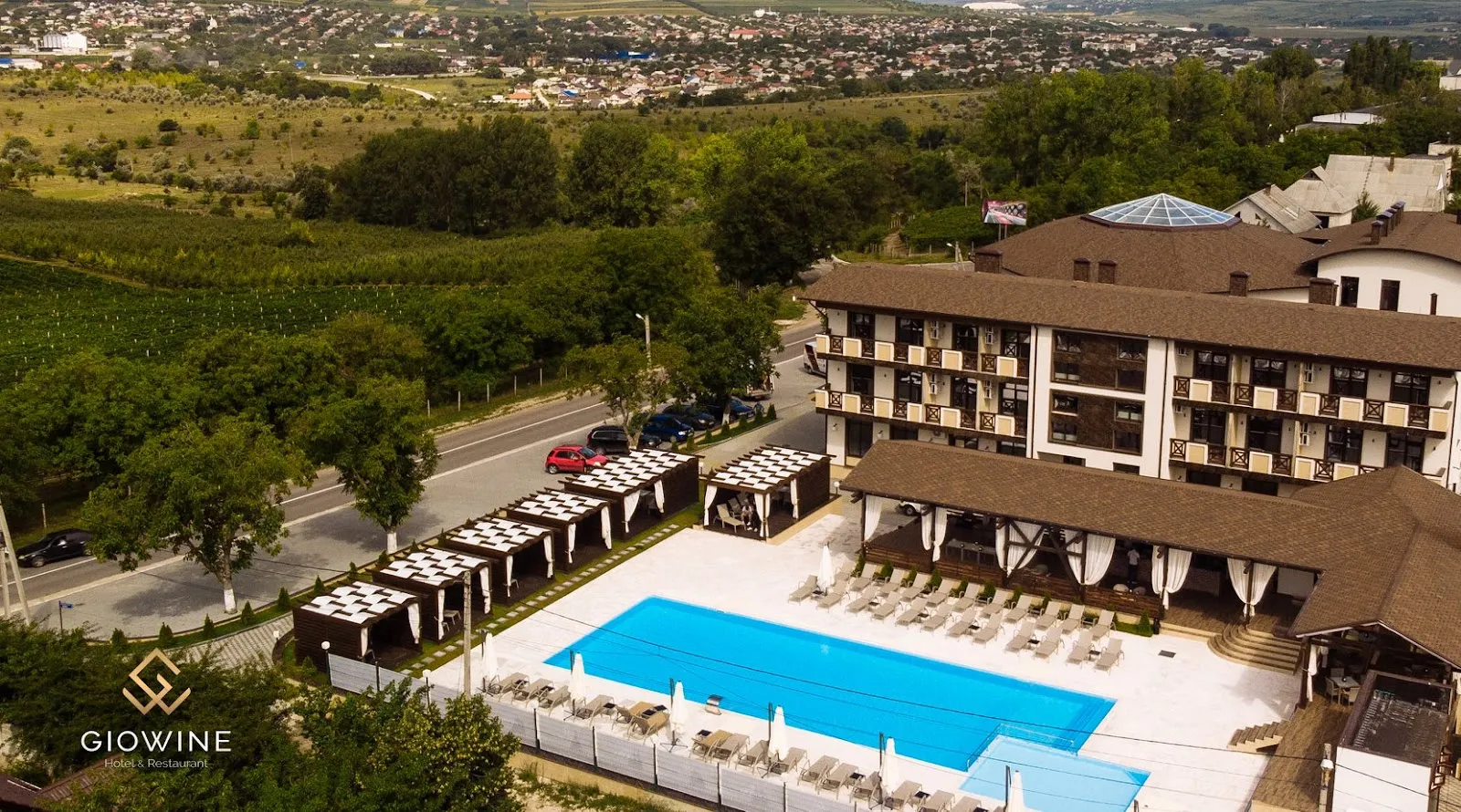 Giowine Hotel & Restaurant