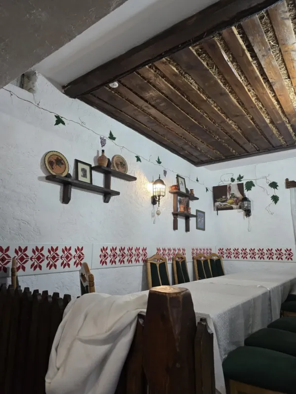 La Crâșmă — restaurant, Chișinău (foto 2)