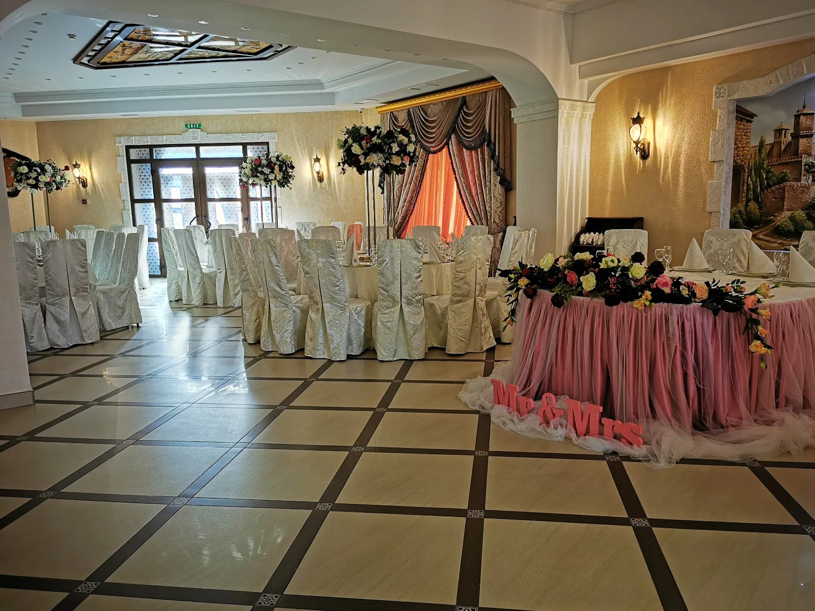 Restaurant-Pensiune «Curtea Domneasca»