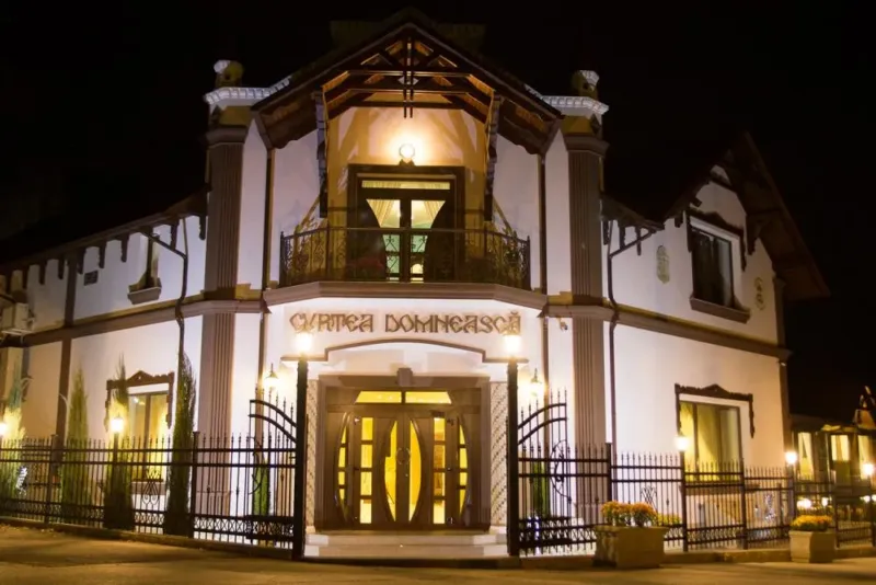 Restaurant-Pensiune „Curtea Domneasca” — база отдыха, Крикова (фото 2)