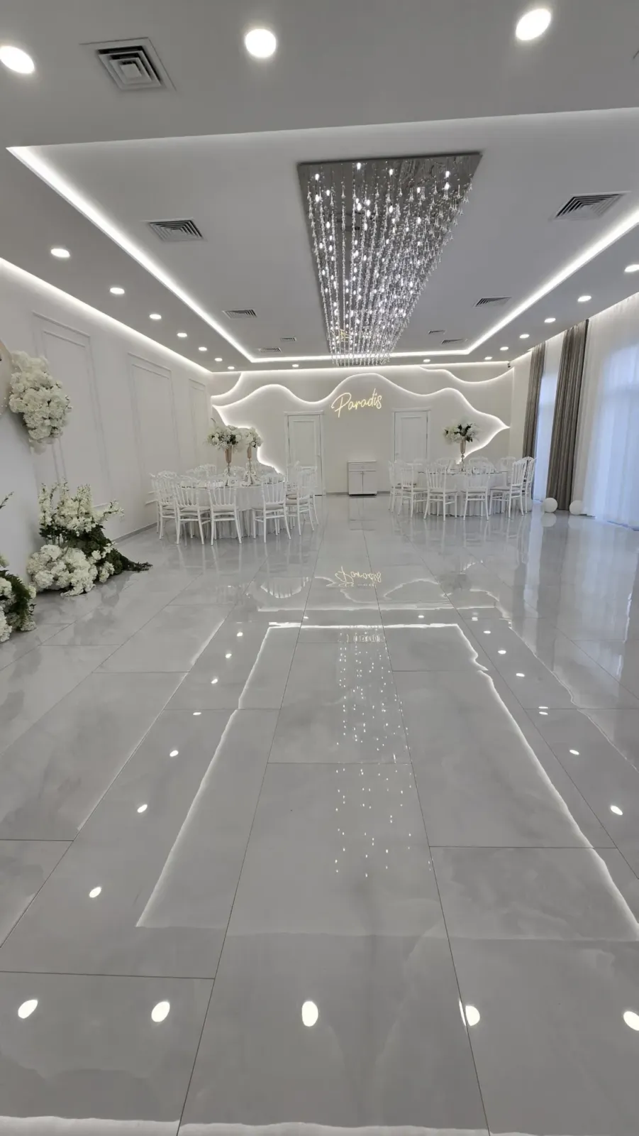 Sala de evenimente „Paradis”