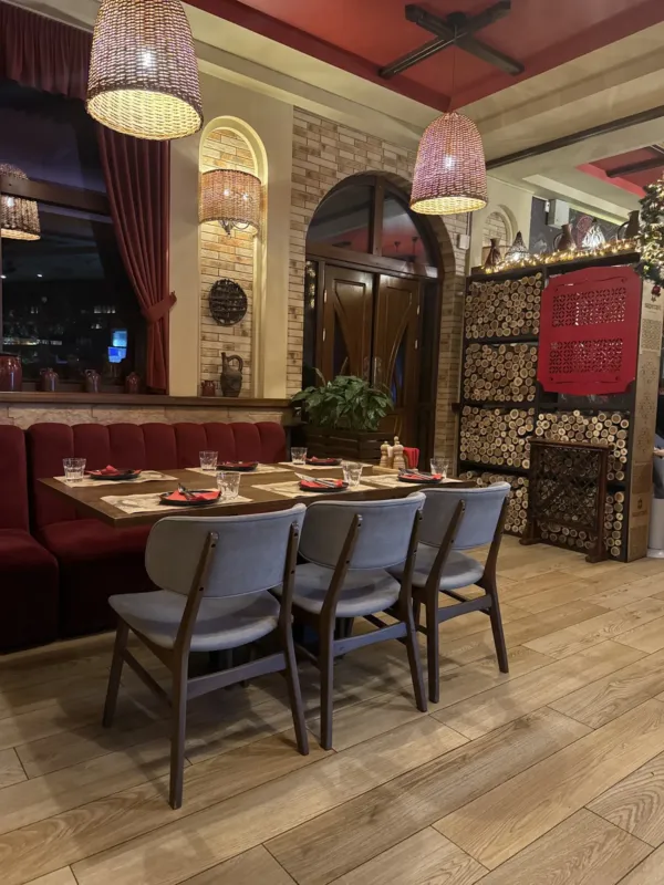 Saperavi — Str. Independenței 36/1 — ресторан, Кишинёв (фото 2)